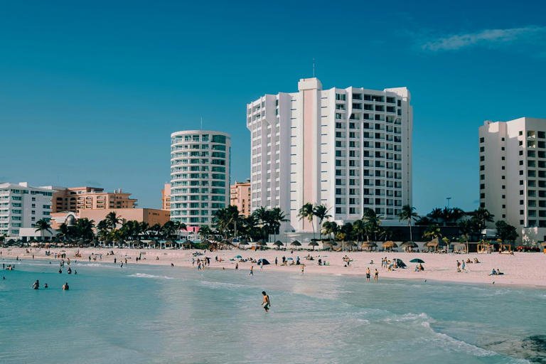 Mexico Sounds Alarm for Spring Break Tourists 