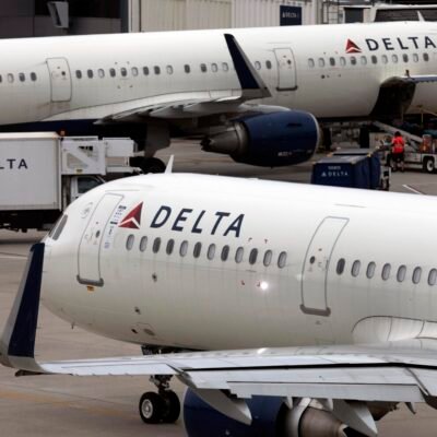 Passengers Shocked as Spoiled Food Served on Delta Flight