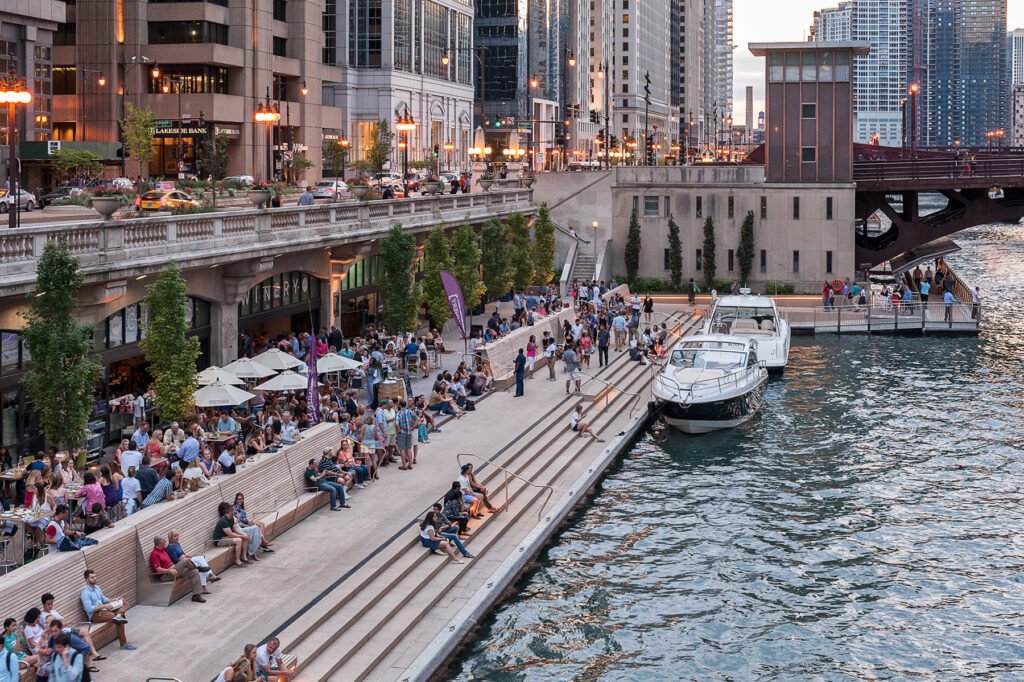 Chicago, Illinois: Top Attractions and Travel Tips