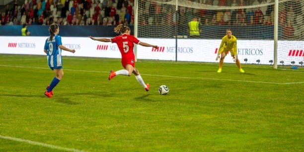 How Many Quarters Are in Football? Game Structure Explained