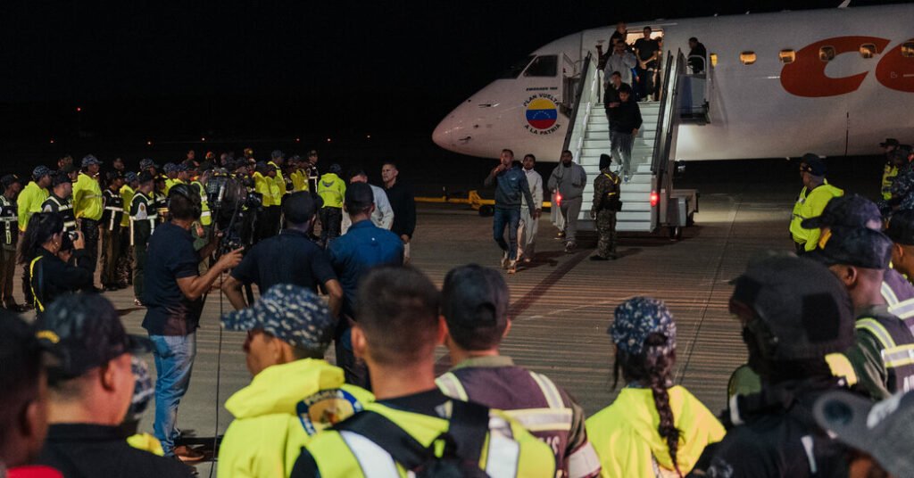Venezuela accepts deportees from U.S.