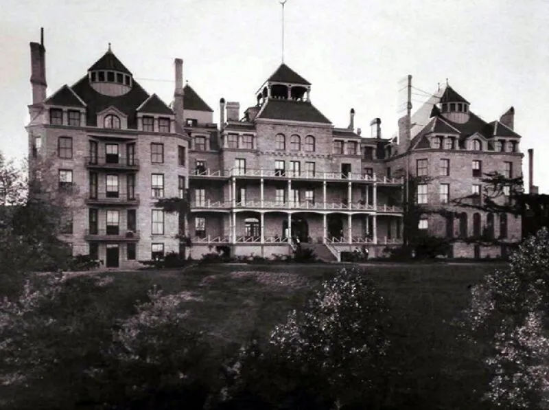 Crescent Hotel