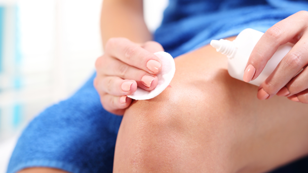 Does Hydrogen Peroxide Bubble on Skin or Cuts?