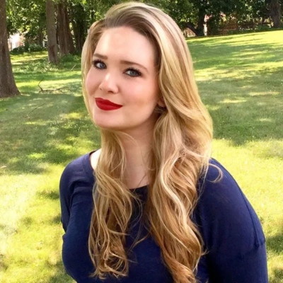 Sarah J. Maas