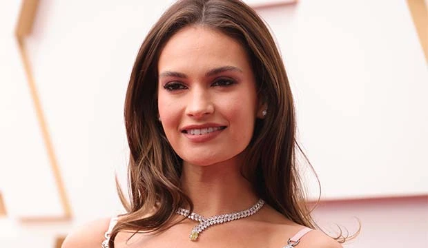 Lily James – Romantic Star Keeps Shining