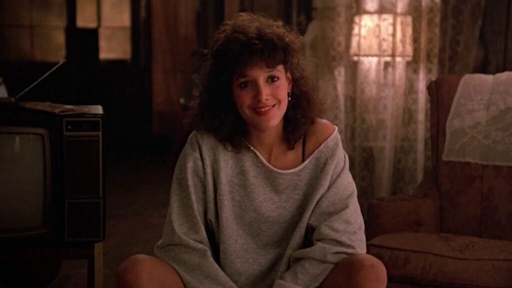 Jennifer Beals (Alex Owens)
