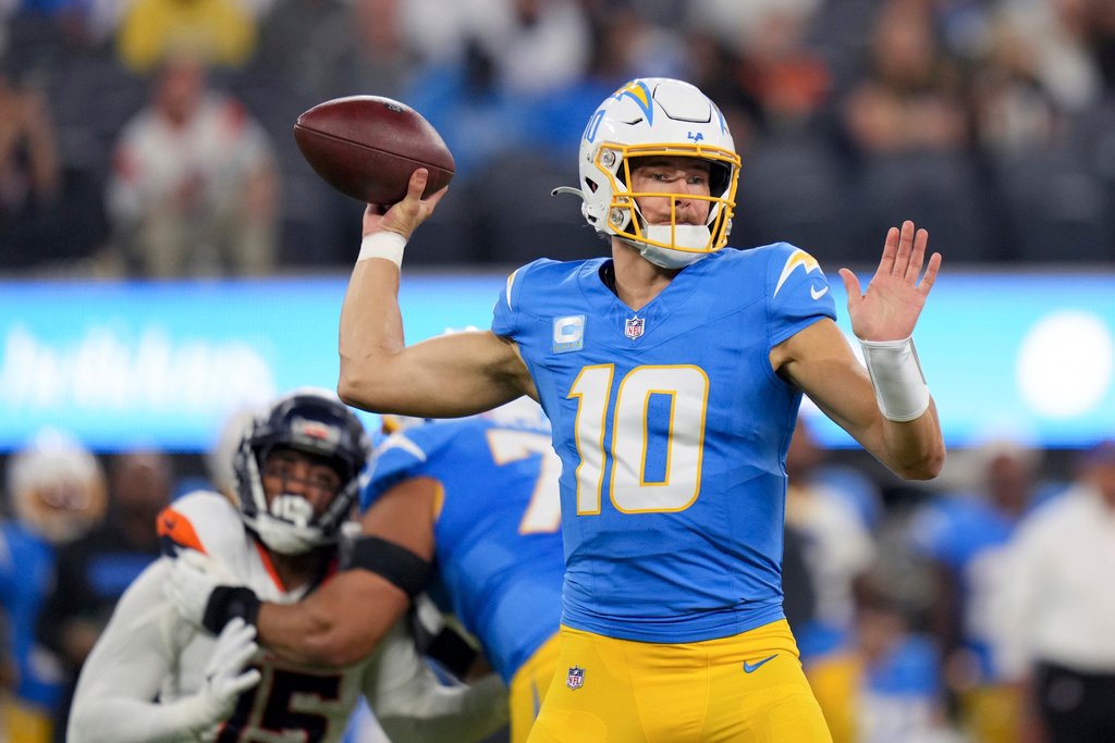  Chargers vs Broncos Battle