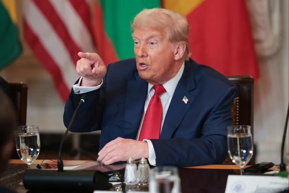 Trump threatens Canada with 35% tariff