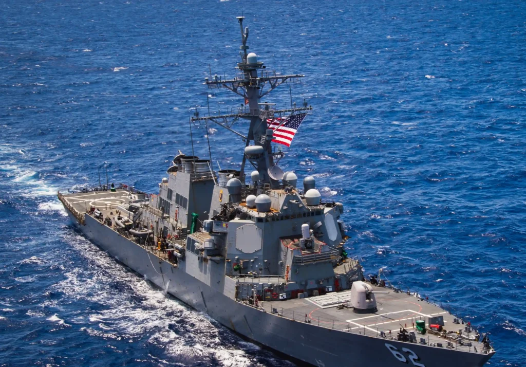 Iran warns US destroyer