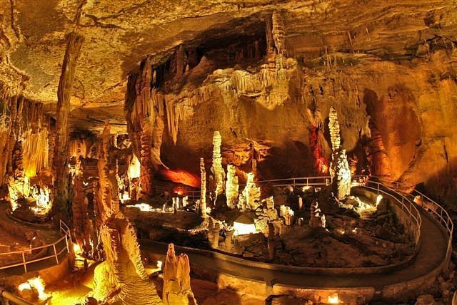 Blanchard Springs Caverns