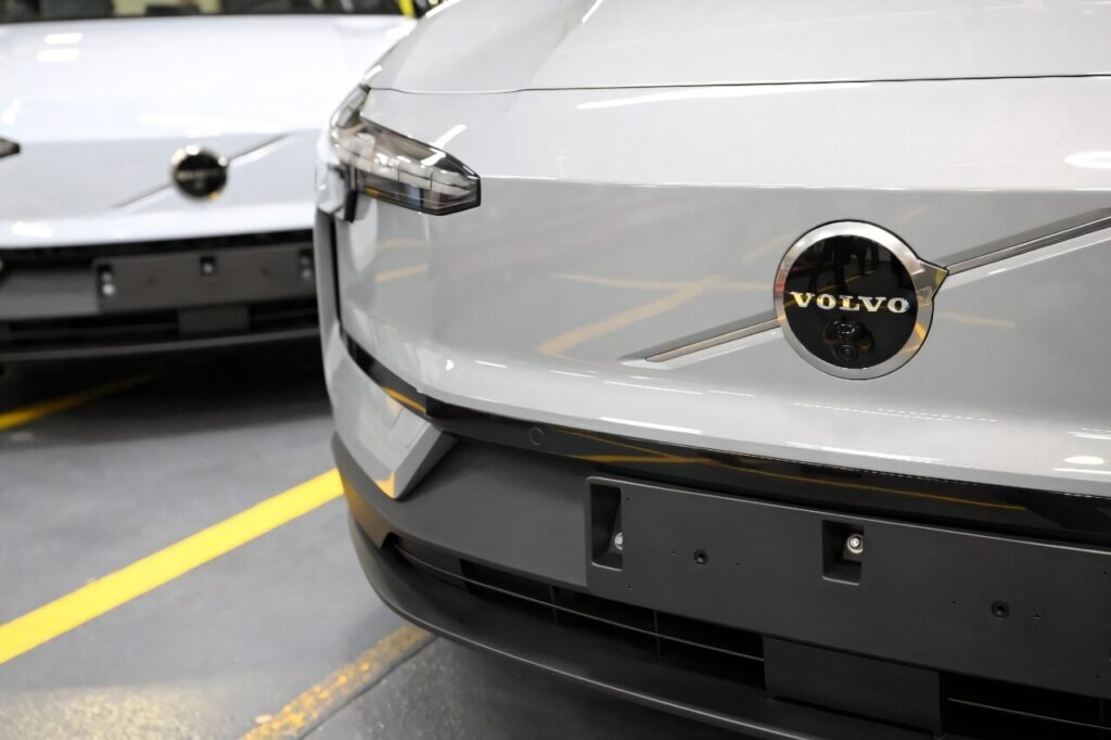 Volvo Car net loss
