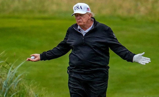 Trump golf cheating video
