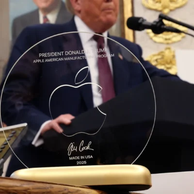 Apple CEO gifts Trump 24K gold