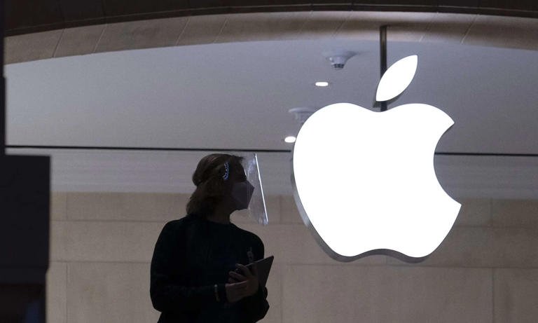 Trump Apple $100 Billion Investment
